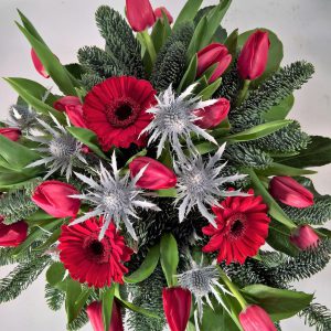 Jouluinen kukkakimppu